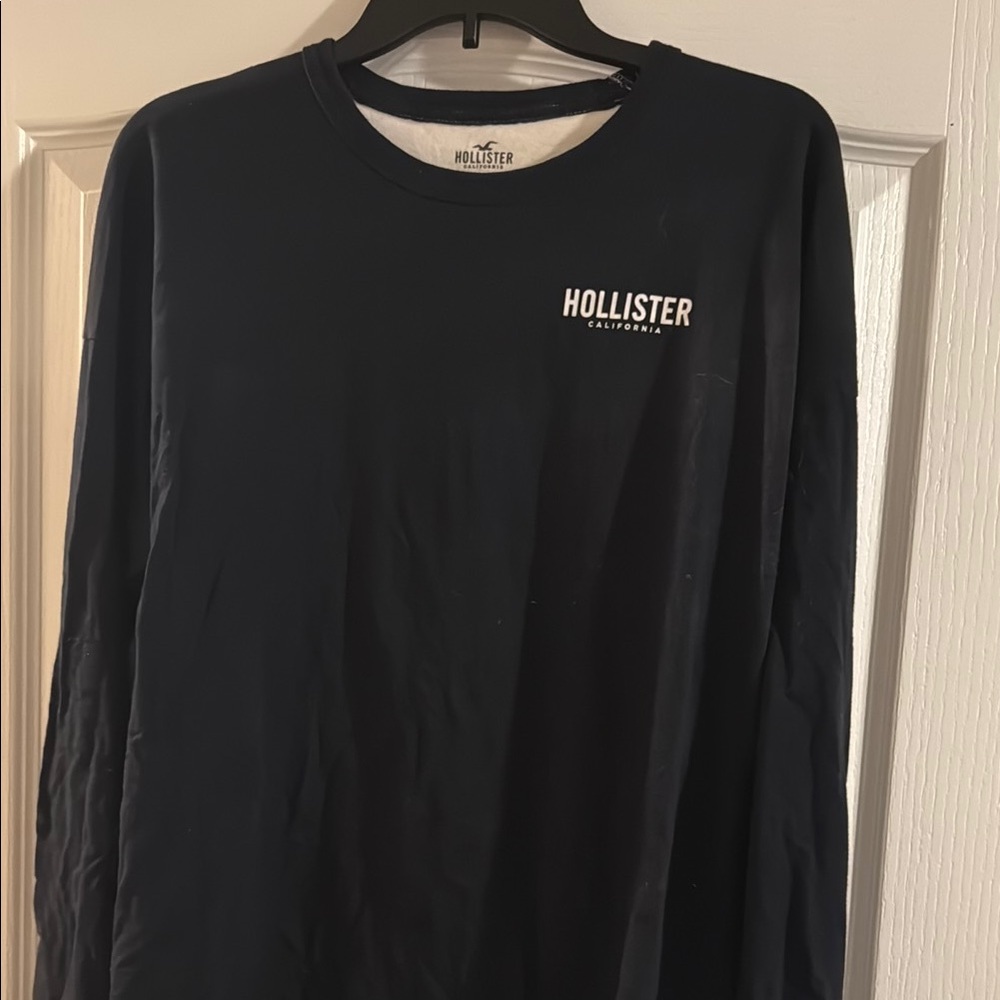 Hollister Men's Navy Blue Shirt